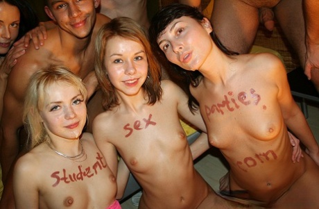 Teens Get Naked And Fuck At Party - College Party Porn Pics & Nude Pictures - HDPornPics.com