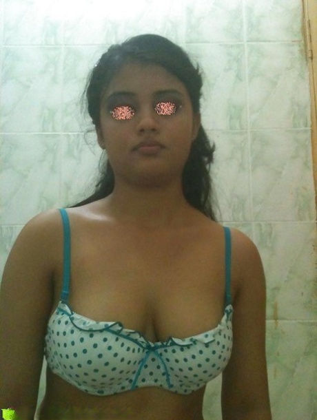 College Indian Nude - Indian College Girl Porn Pics & Nude Pictures - HDPornPics.com