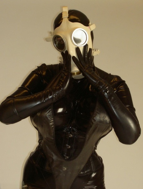 Latex Mask Porn - Latex Mask Porn Pics & Nude Pictures - HDPornPics.com